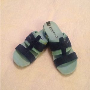 Merrill size 7.0 slides